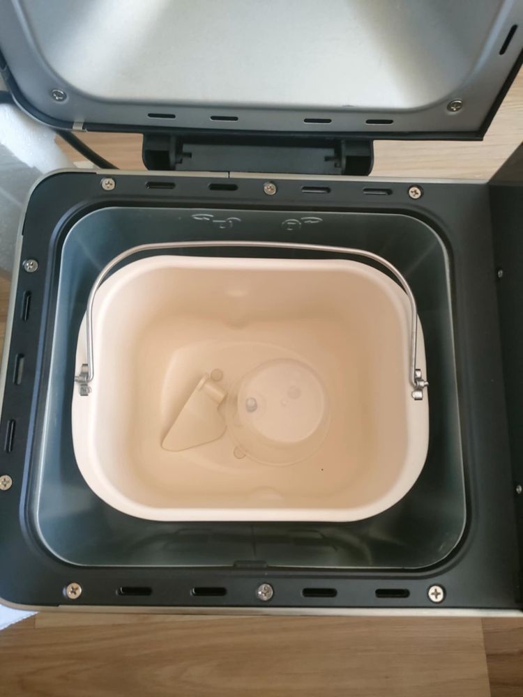 Хлебопекарна UNOLD 550w 16 програми