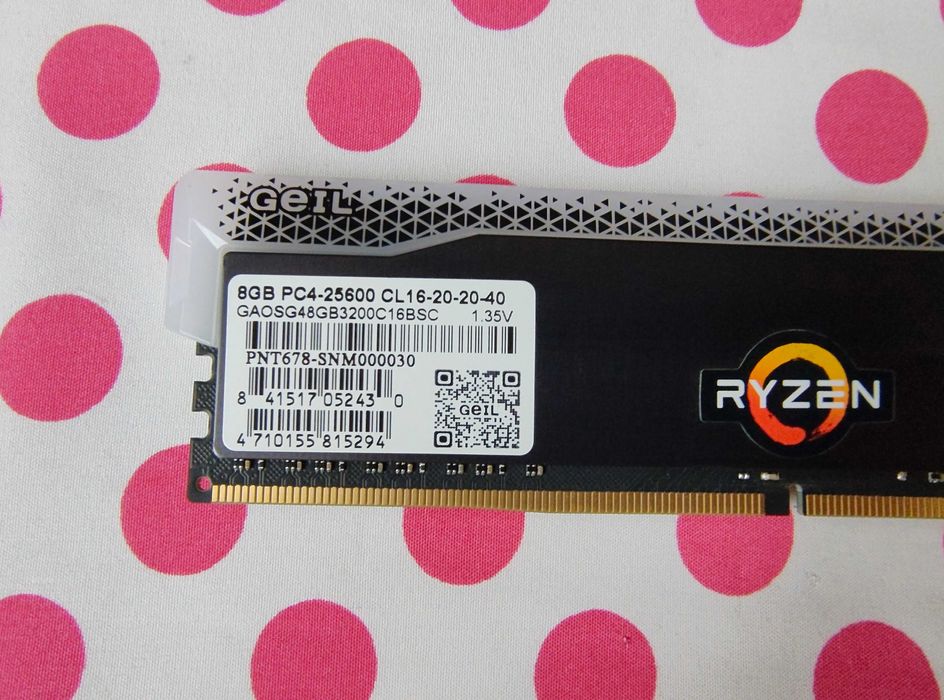 Memorie Ram Geil Orion RGB 8 GB DDR4 3200MHz, RGB.