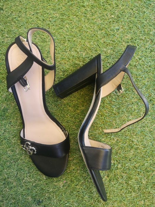 Sandale piele Guess