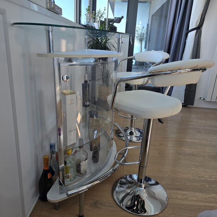 Bar din sticla cu 2 scaune