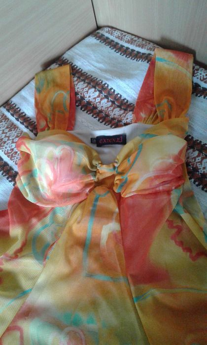 Продавам дамски рокли