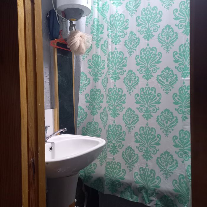 Kvartiraga qizlarni qo'yaman