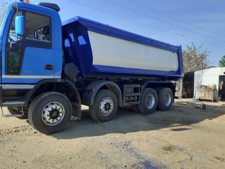 Vand autobasculanta 8x4 Astra