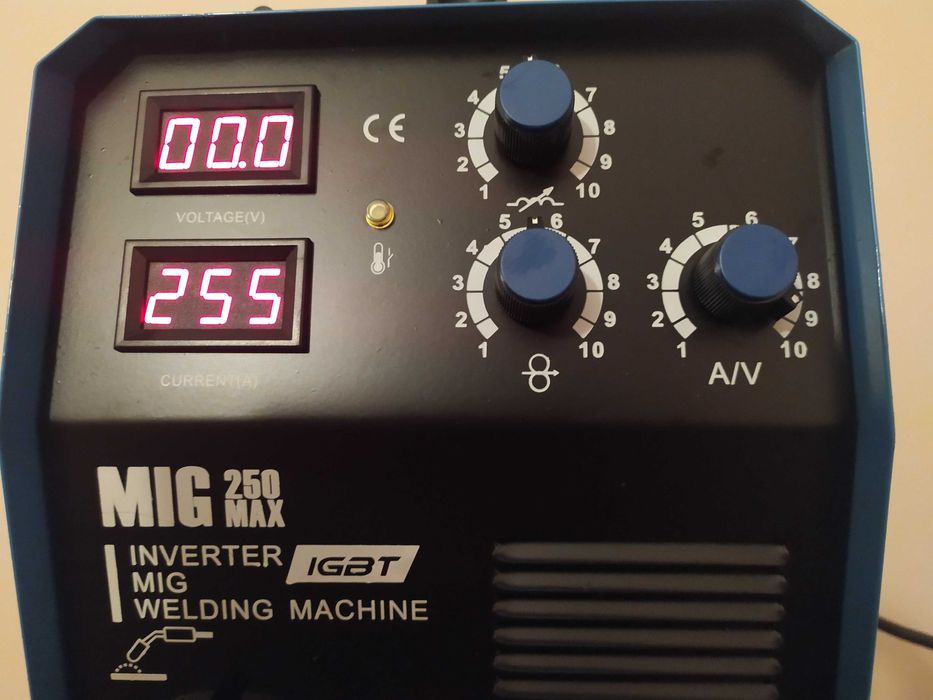 Заваръчен / Телоподаващ апарат MIG 250А - 4м шланг ТЕЛОПОДАВАЩО