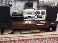 Linie, boxe, magnetofon, pickup SONY