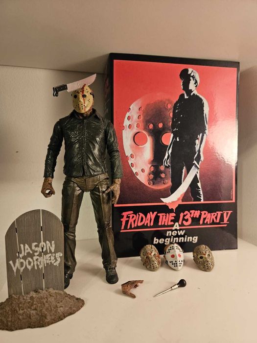 Vand diverse figurine originale de colectie