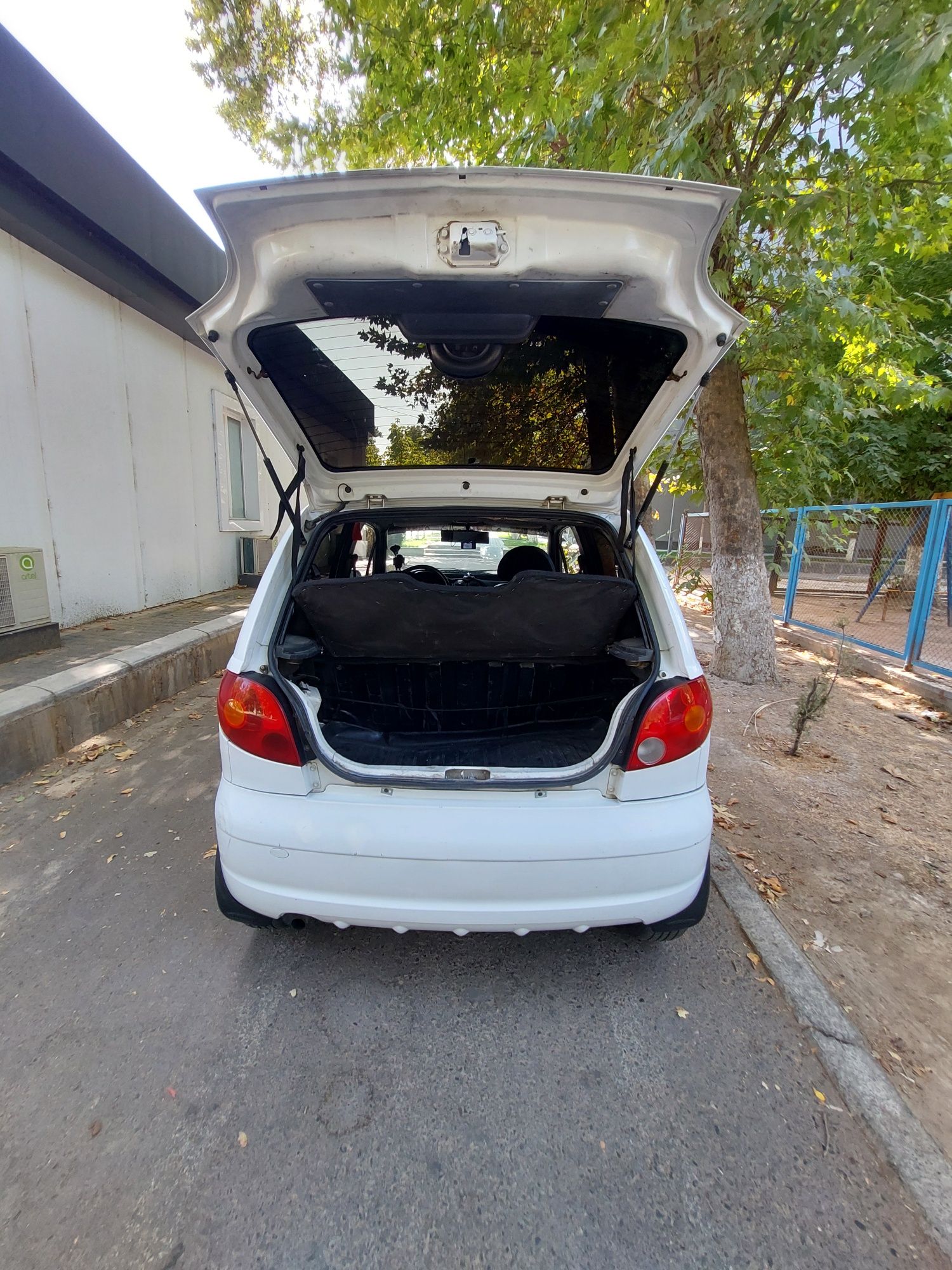 Matiz Mix oq rang 2006 yil, 400 000 km probeg