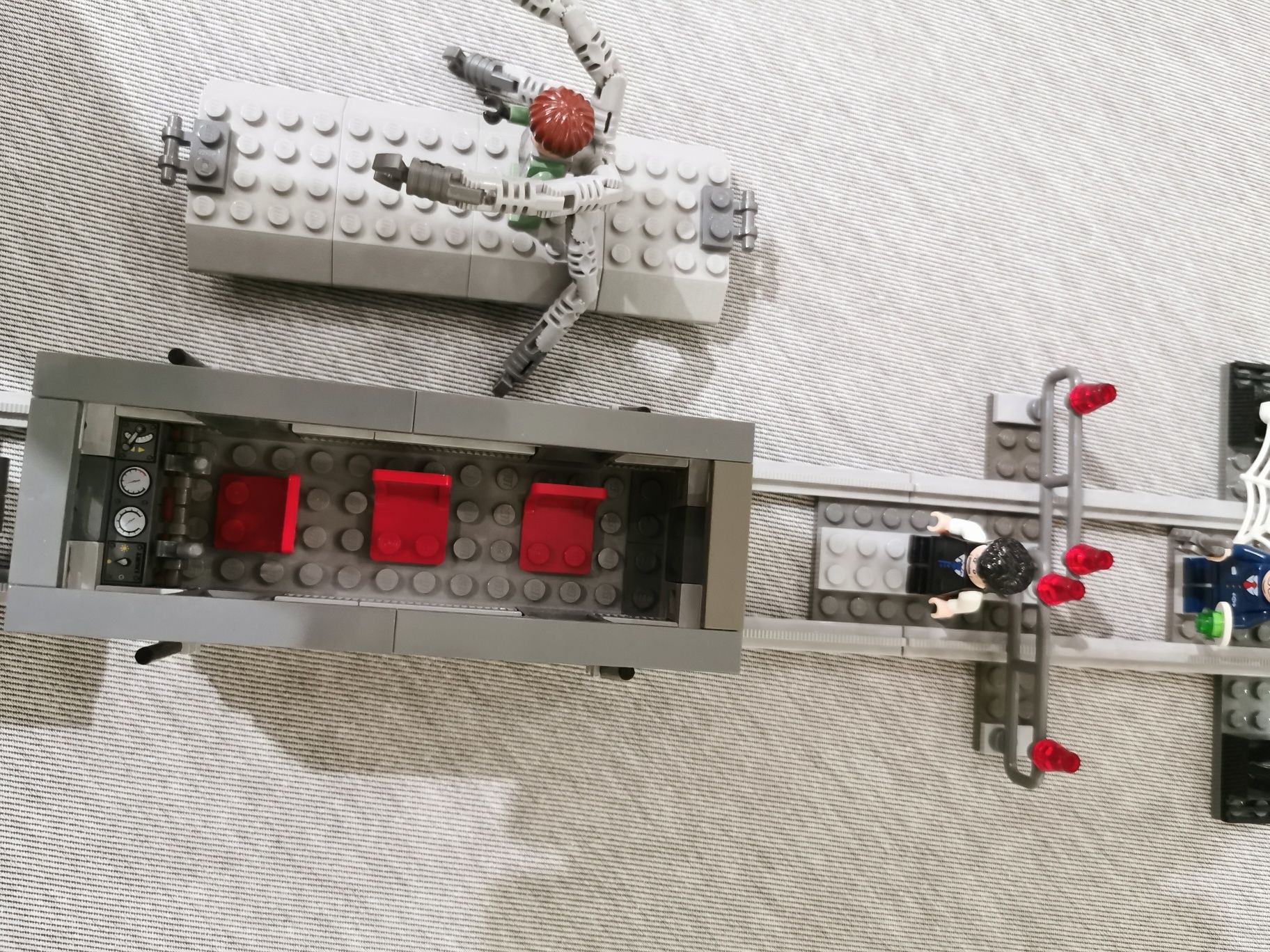 LEGO Spider-Man's Train Rescue 4855 (99% complet)