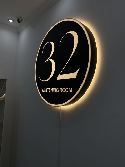 Вывеска,обьемные буквы,наружная реклама,банер,буквы на крышу