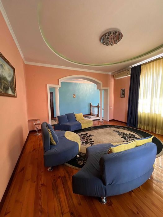 Дом , Мирзо Улугбек, улица Сайрам;
Ориентир: Буз Базар Сейран кафе: