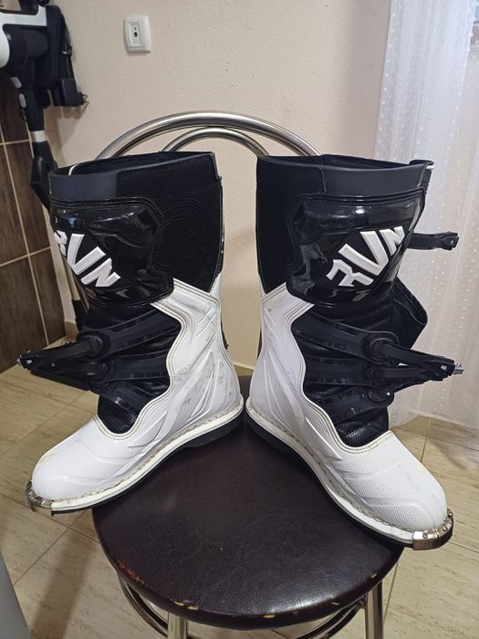 Cizme motocros mărime 40