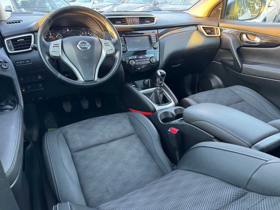 Nissan Qashqai 1,6d 4x4 131cp/Garantie/Panoramic/Navigatie/RateAuto