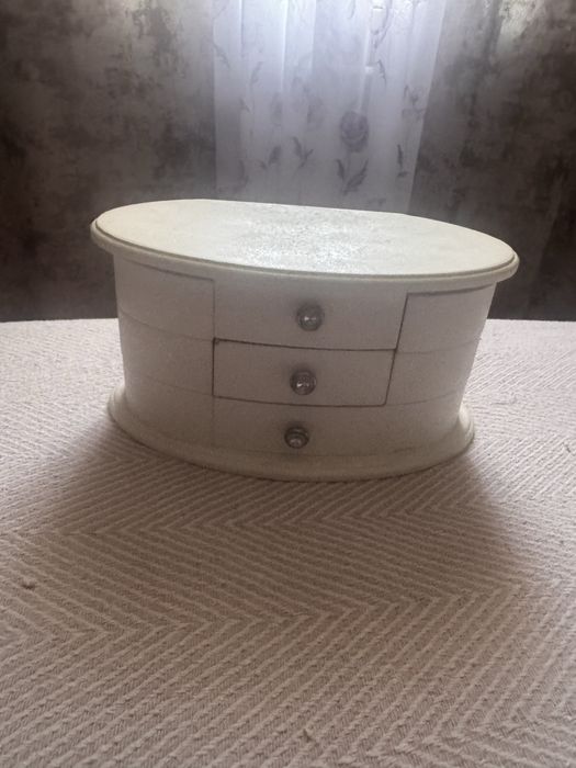 Шкатулка для украшений