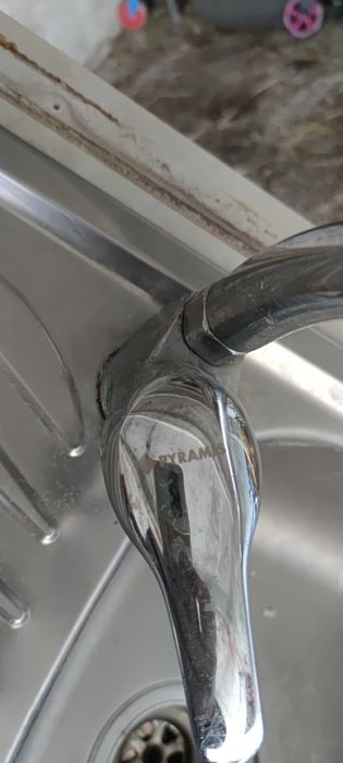 Кухненска мивка с батерия