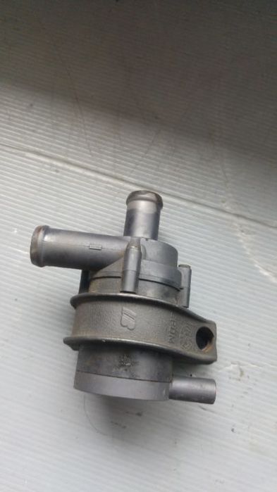 Pompa recirculare apa 1.4 fsi bmy vw touran 1t1 30950000