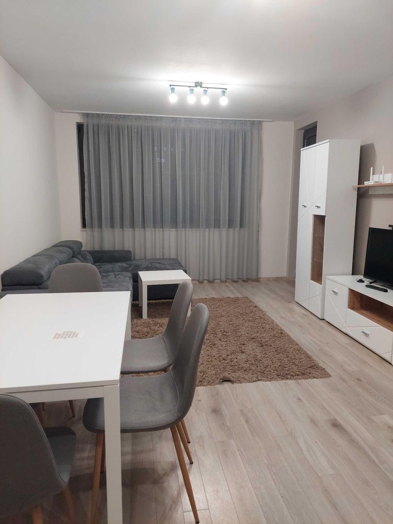 Дава се под наем Тристаен апартамент в Варна, Младост 1 - 87 кв.м за 700 € - Снимка #1