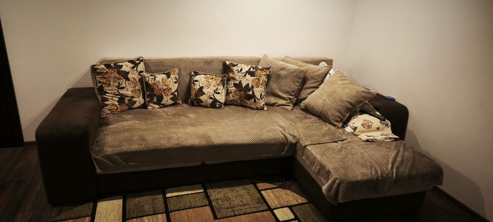 Vând colțar living