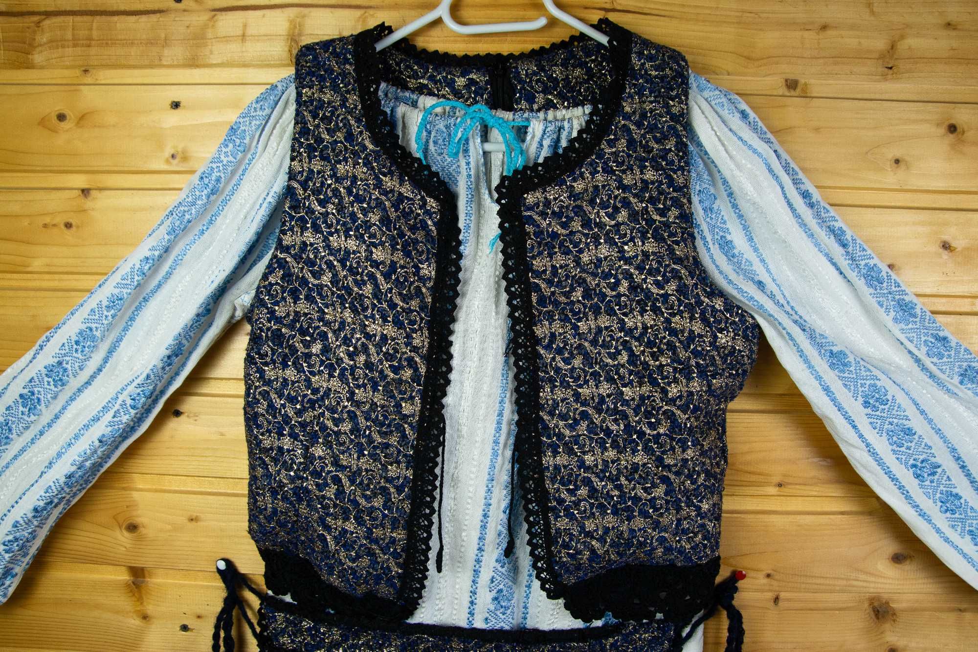 costum popular romanesc