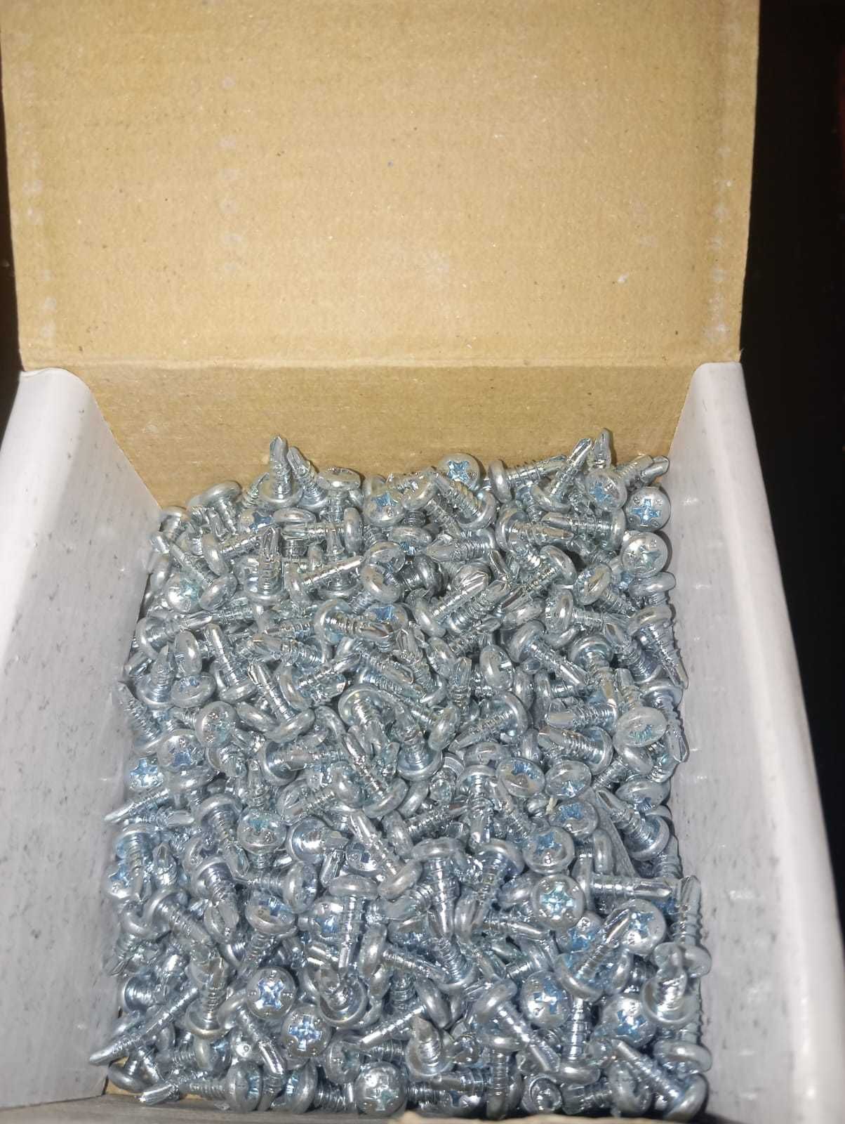 Surub autoperforant 421, 3.5 x 9.5 mm, otel zincat, 1000 buc/cutie.