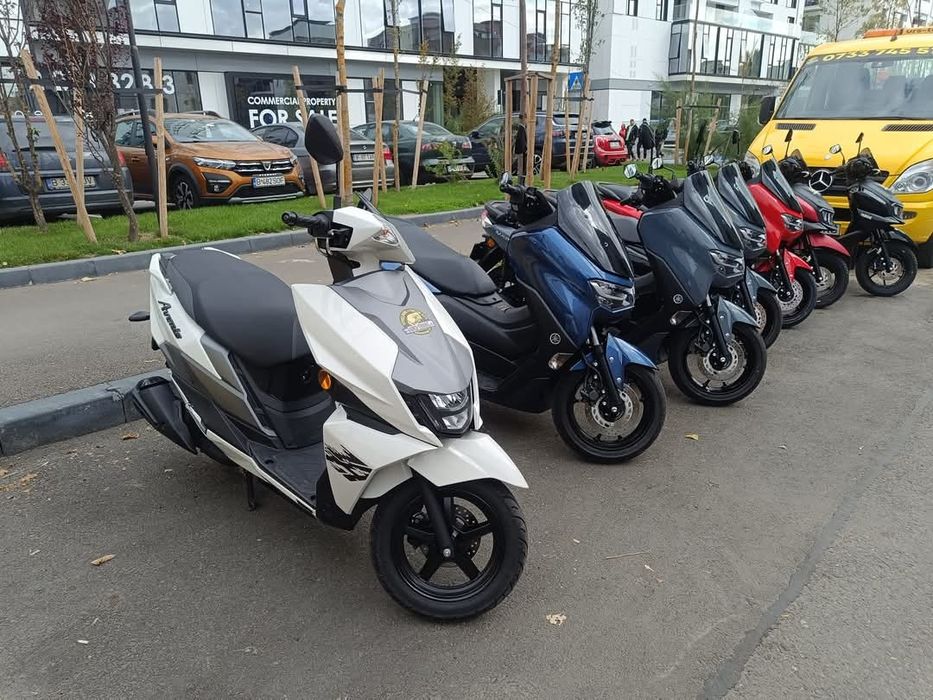 De vânzare scutere YAMAHA