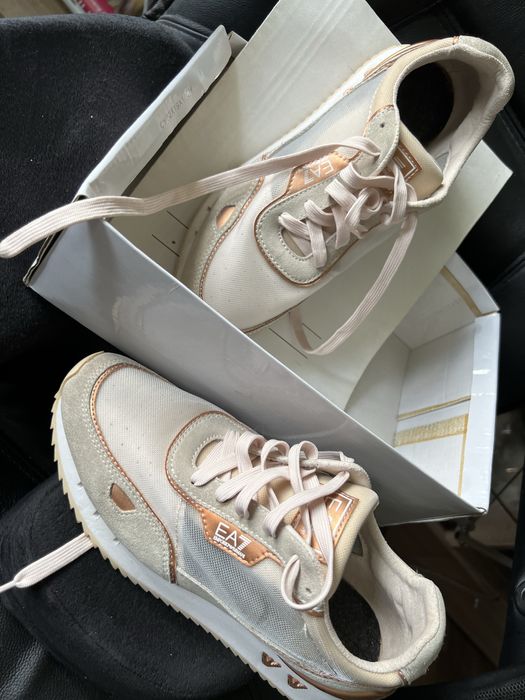 Adidasi. Adidasi sport.sneakers