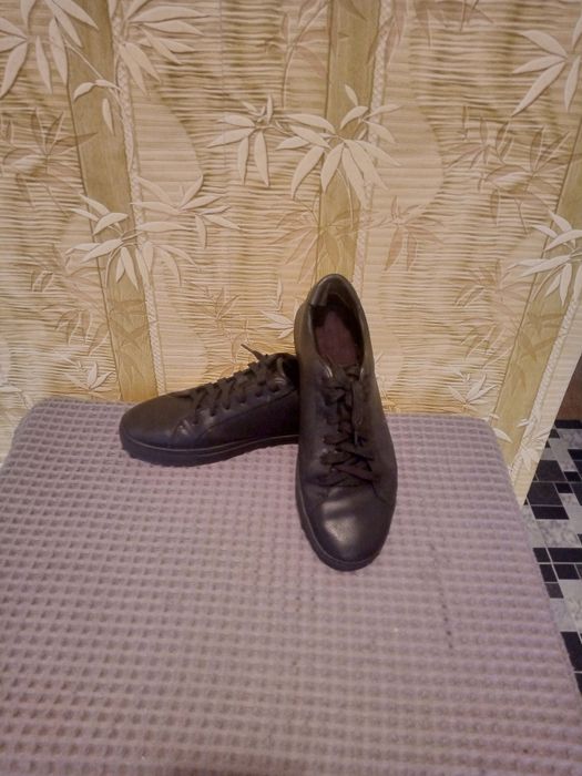 Продам мужскую обувь