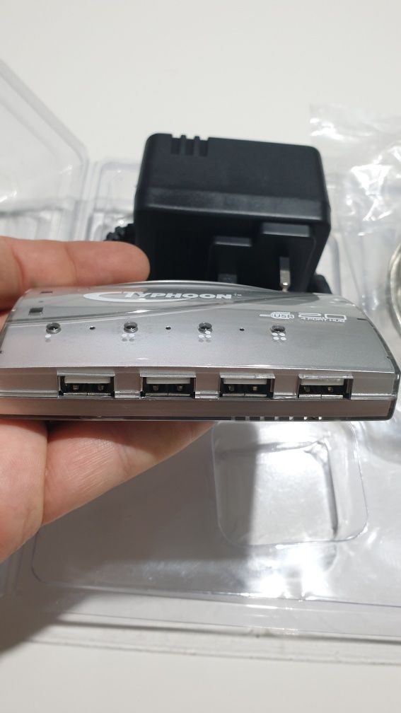 Typhoon 4 Port 2.0 USB Hub