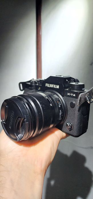 Fujifilm XT4 с китовым объективом XF 18-55mm f2.8-4 R LM OIS