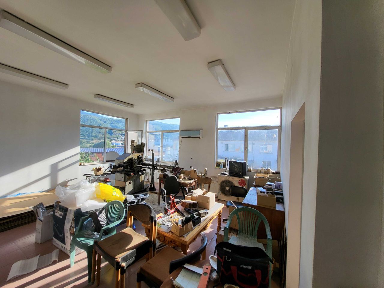 Продава се Промишлена сграда в Пещера - 500 кв.м за 800 €/кв.м - Снимка #12