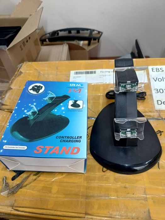 Стойка за зареждане на джойстици за PlayStation 4