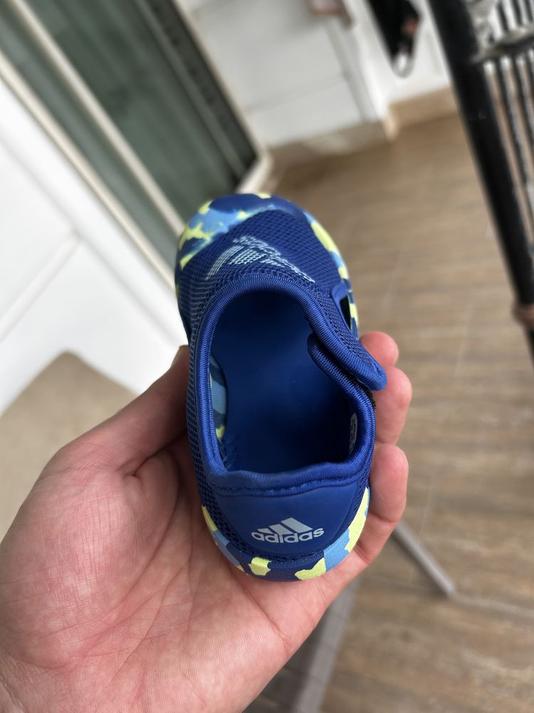 Sandale Adidas marimea 24 bonus papuci gratuit