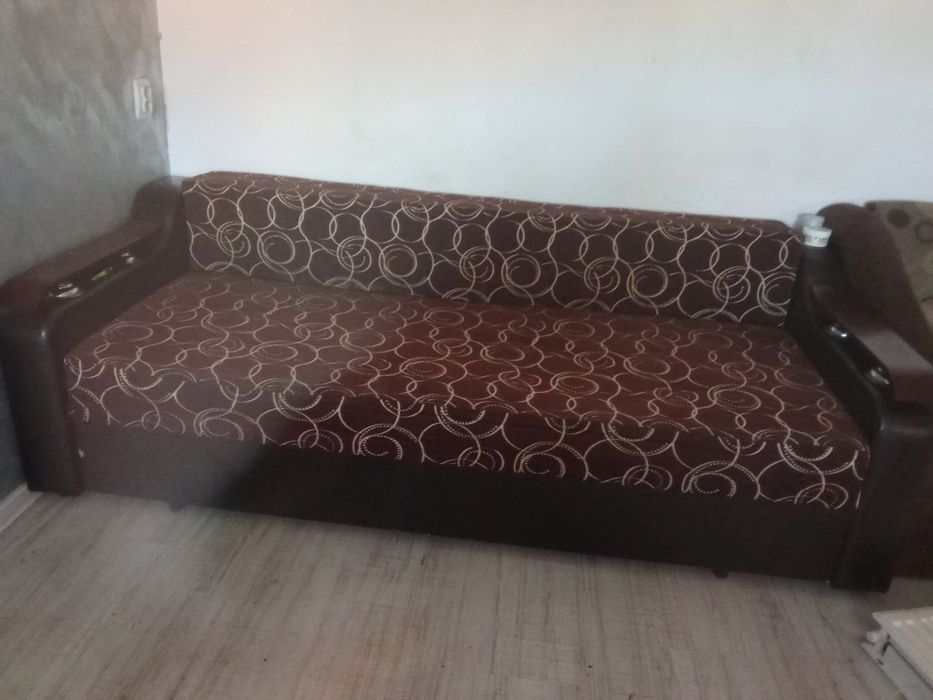 Vand canapea  si fotoliu in stare foarte buna pret 800 lei
