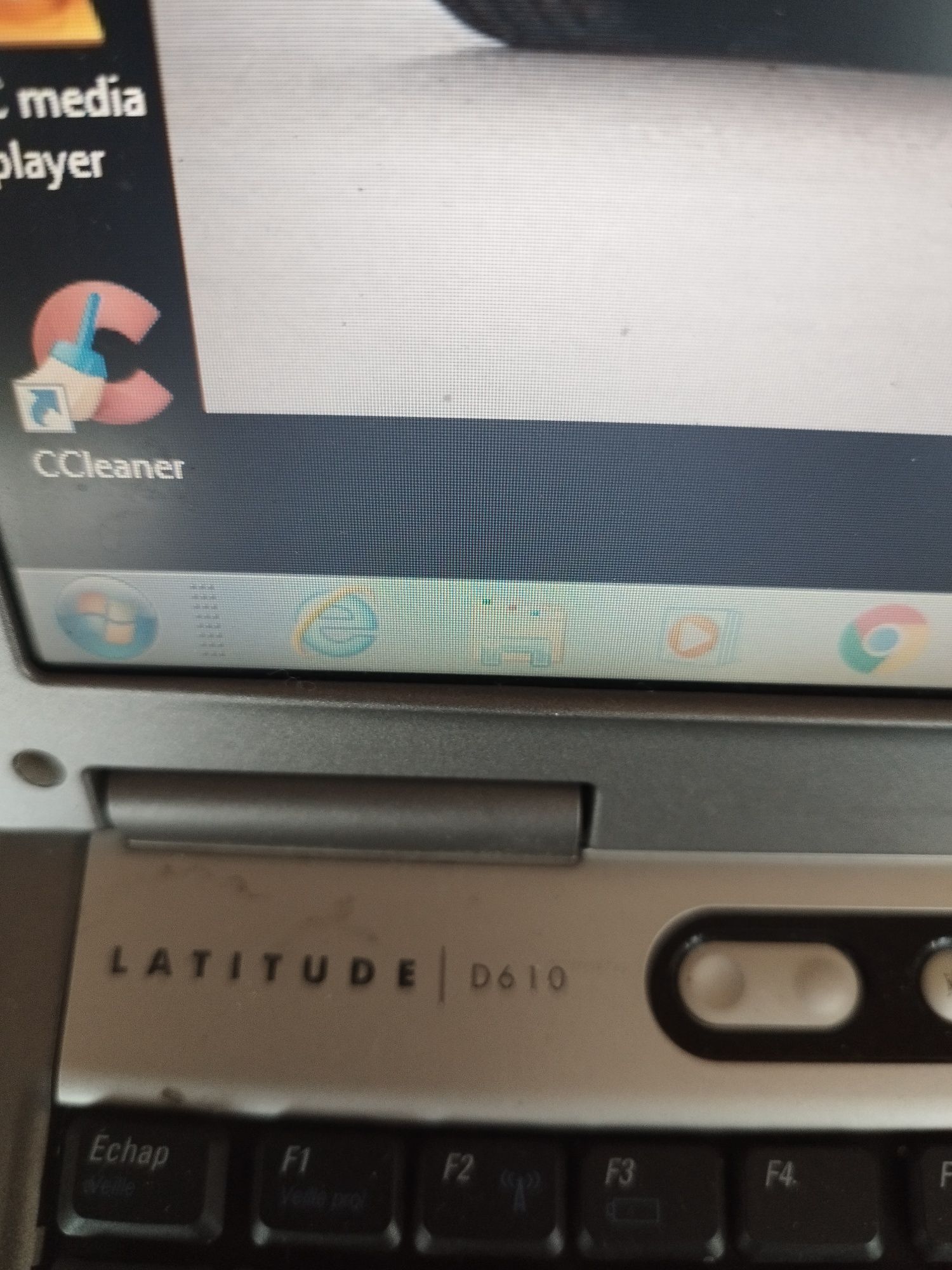 Продавам лаптоп Dell D610 Latitude