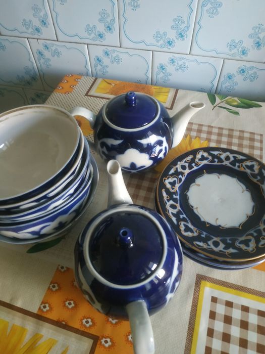 Набор посуды почти новый.