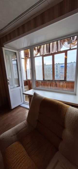 Продам 1 комн., 13 мкр., 4 этаж неугловая.