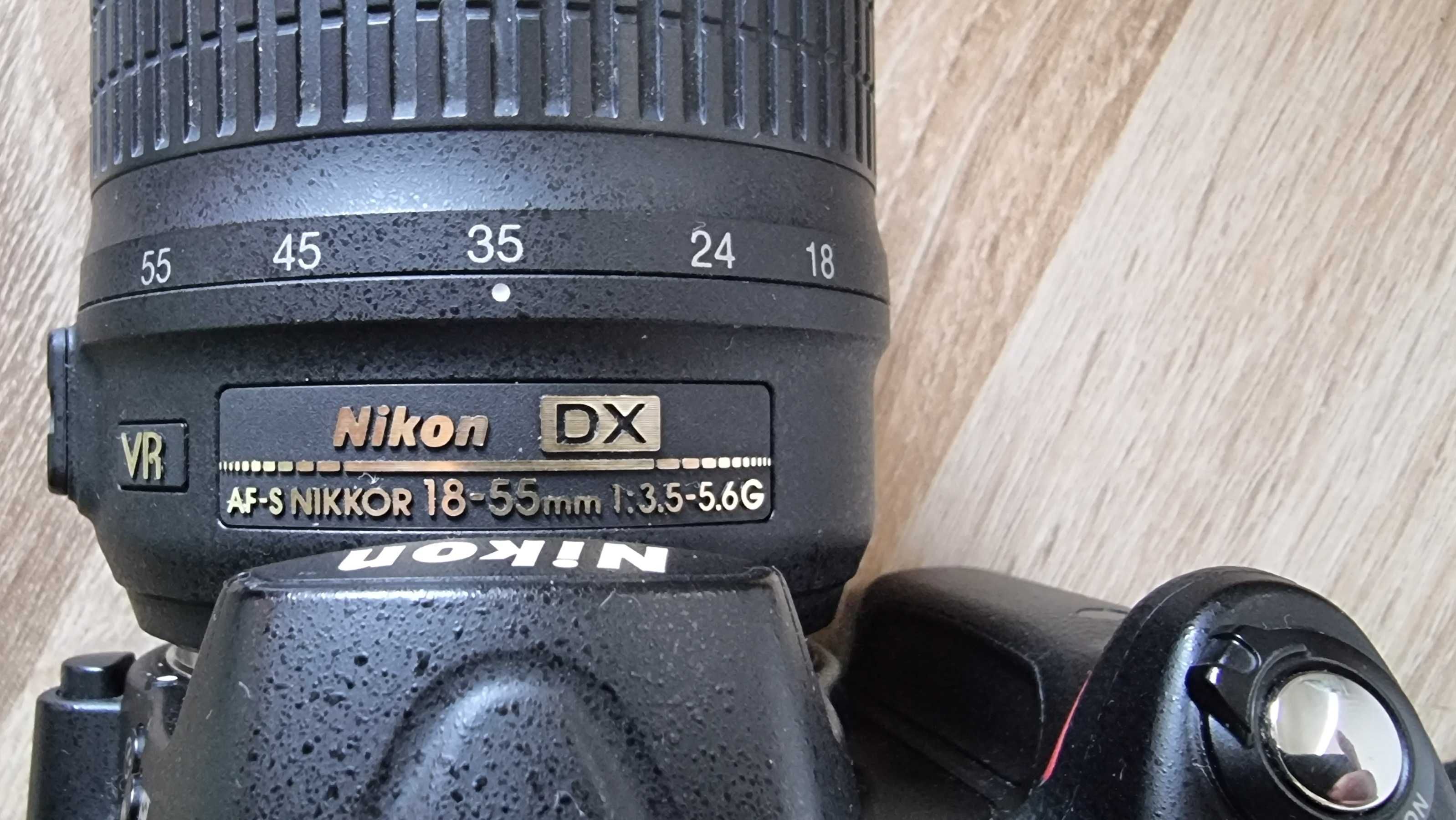 Aparat foto Nikon D5000 + Accesorii