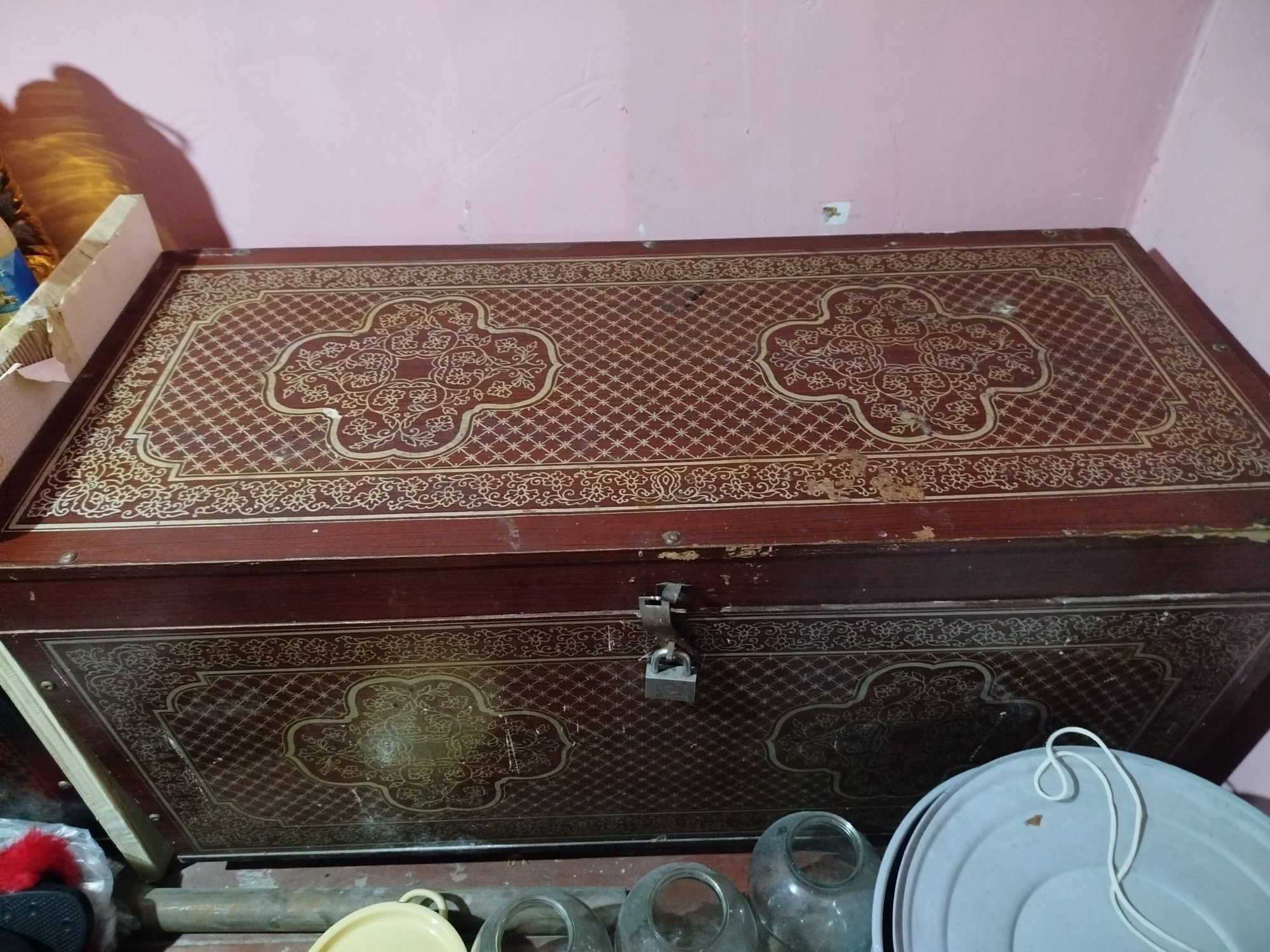 Sandiq sotiladi.