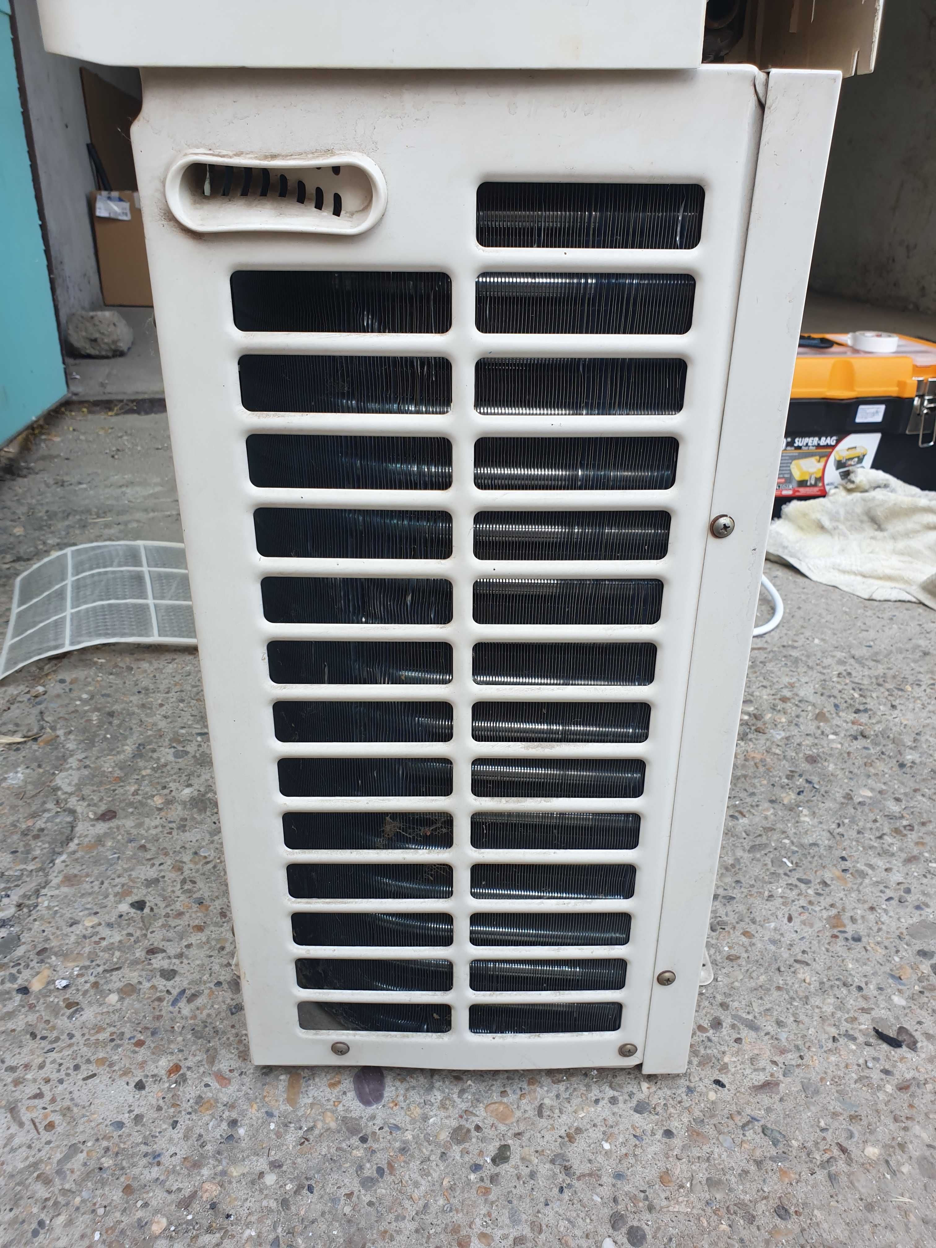 Продава се работещ климатик ELIT 12000btu. Сплит.