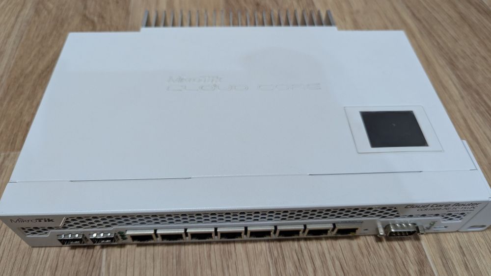 Сетевой маршрутизатор (роутер) Mikrotik CCR1009-7G-1C-1S+