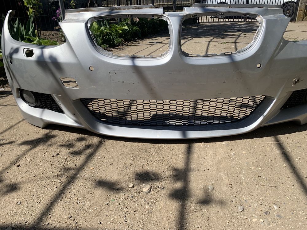 Vând bara bmw pachet M e92, e93 oem, cu gauri pt senzori de pacare.