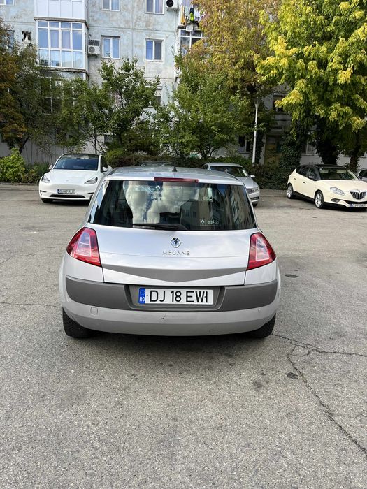Vand Renault 1.6 , 150.000km reali