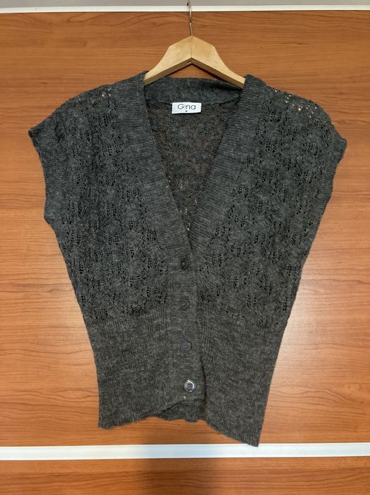 Дамски жилетки и пуловер