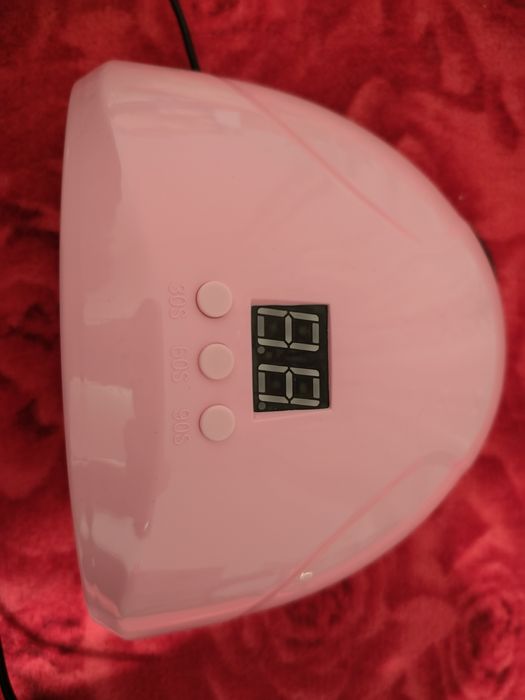Lampa pentru unghii
