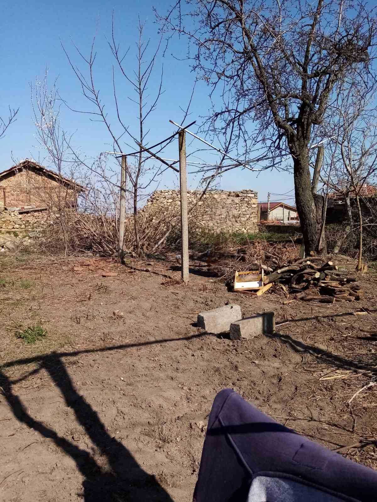 Продавам къща с двор с.Паталеница, община Пазарджик.