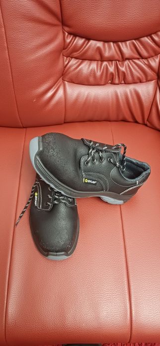 Pantofi lucru cu bombeu (piele)