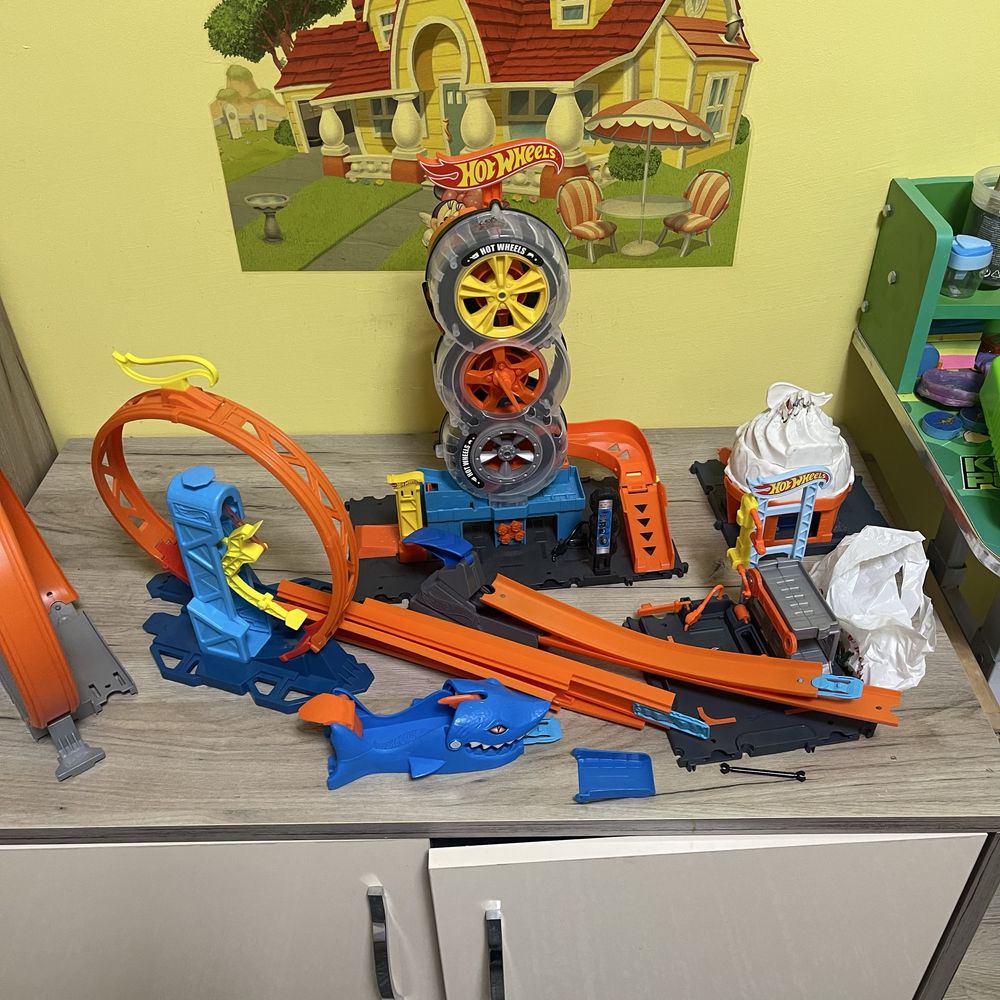 hotwheels няколко части