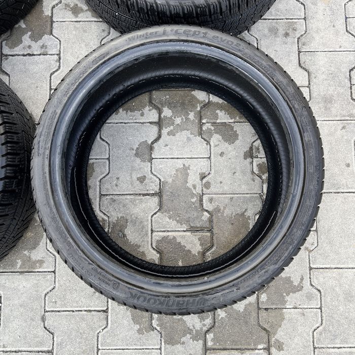 Cauciucuri Hankook Winter I*cept Evo2 235 35 19