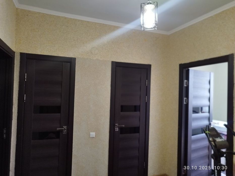 2 xonali srocha sotiladi Ohangaron shahar