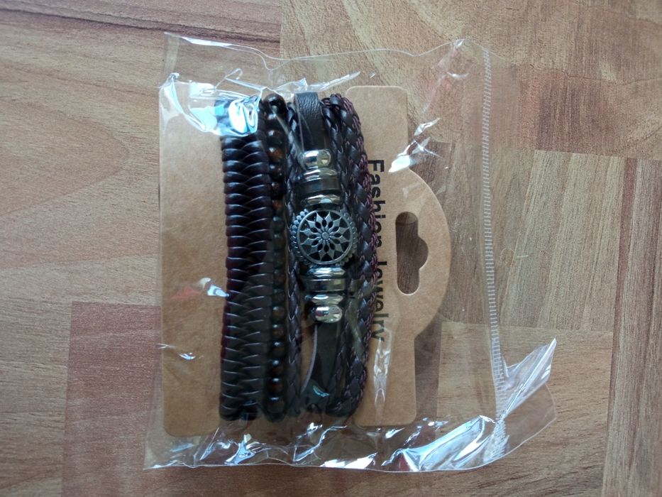 Кожена  гривна стилна