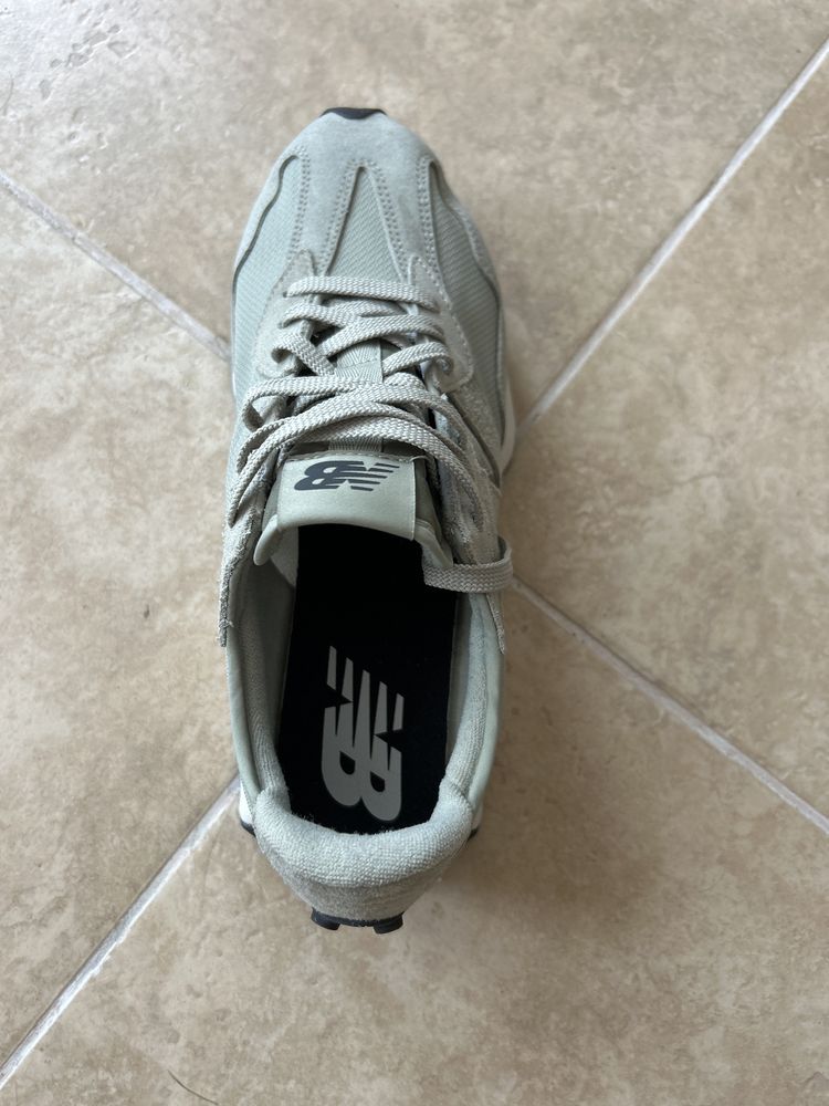 Продавам New Balance 44